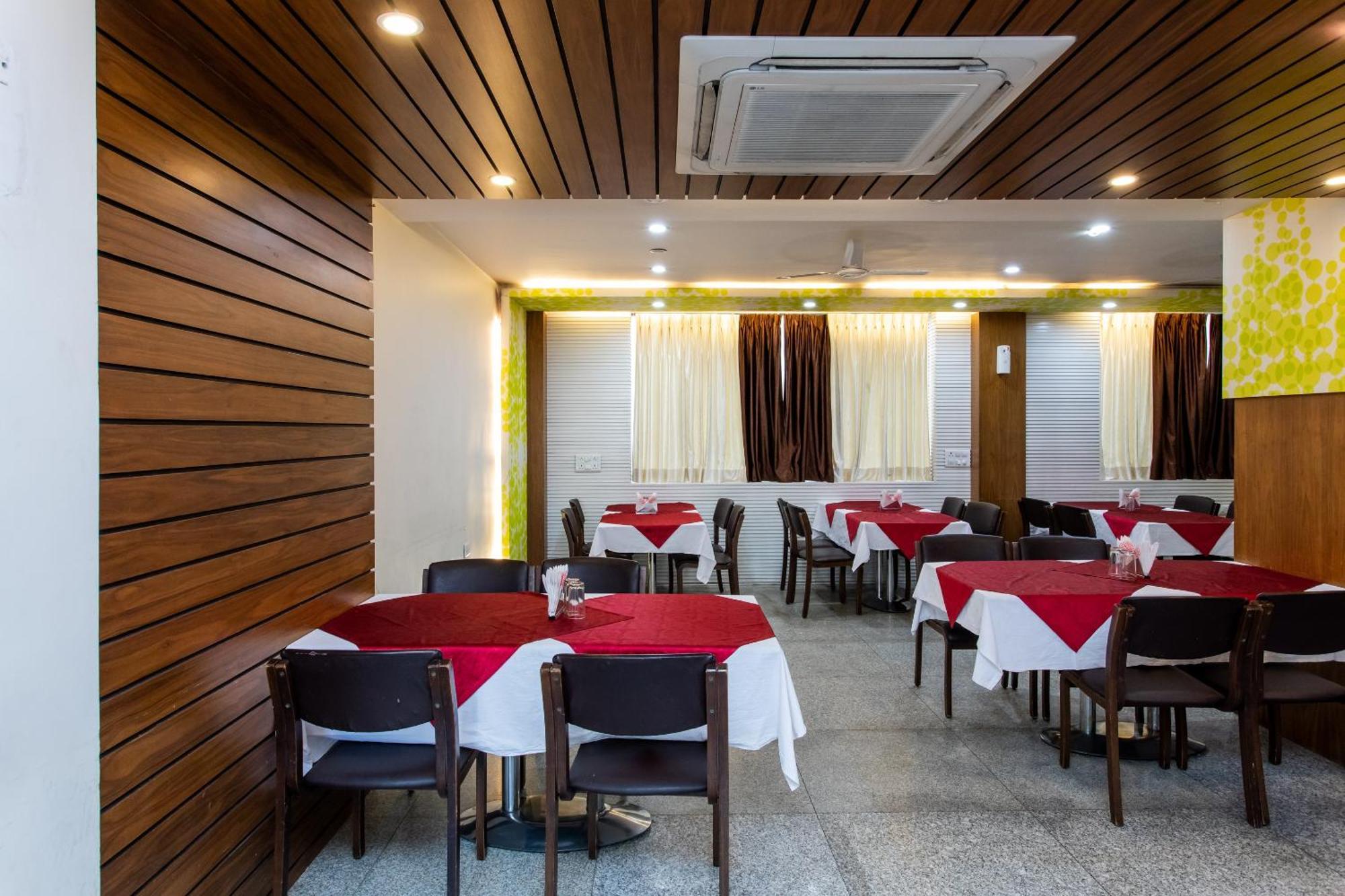 Super Hotel O Mohit Regency Бопал Екстериор снимка
